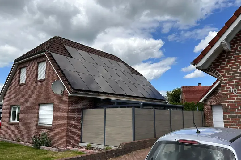 Photovoltaikanlage von Ailutec: Die ganze Dachseite genutzt