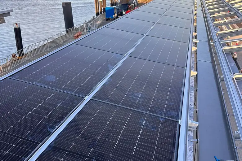 Photovoltaikanlage von Ailutec: Solaranlage am Hafen